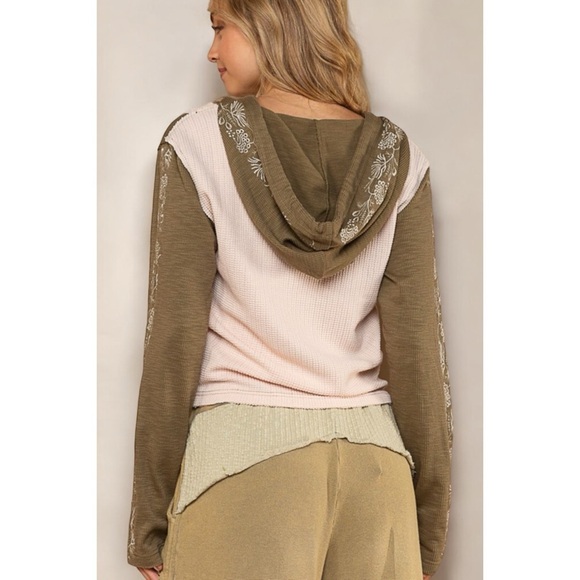 POL Olive & Cream Embroidered Waffle Knit Zip Up Hoodie - Picture 9 of 11